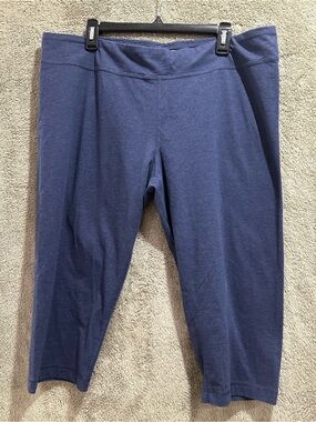 Navy Blue Capri Leggings
